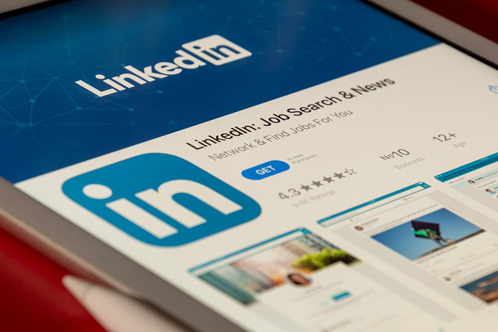 I will ghostwrite viral LinkedIn content for founders and brands